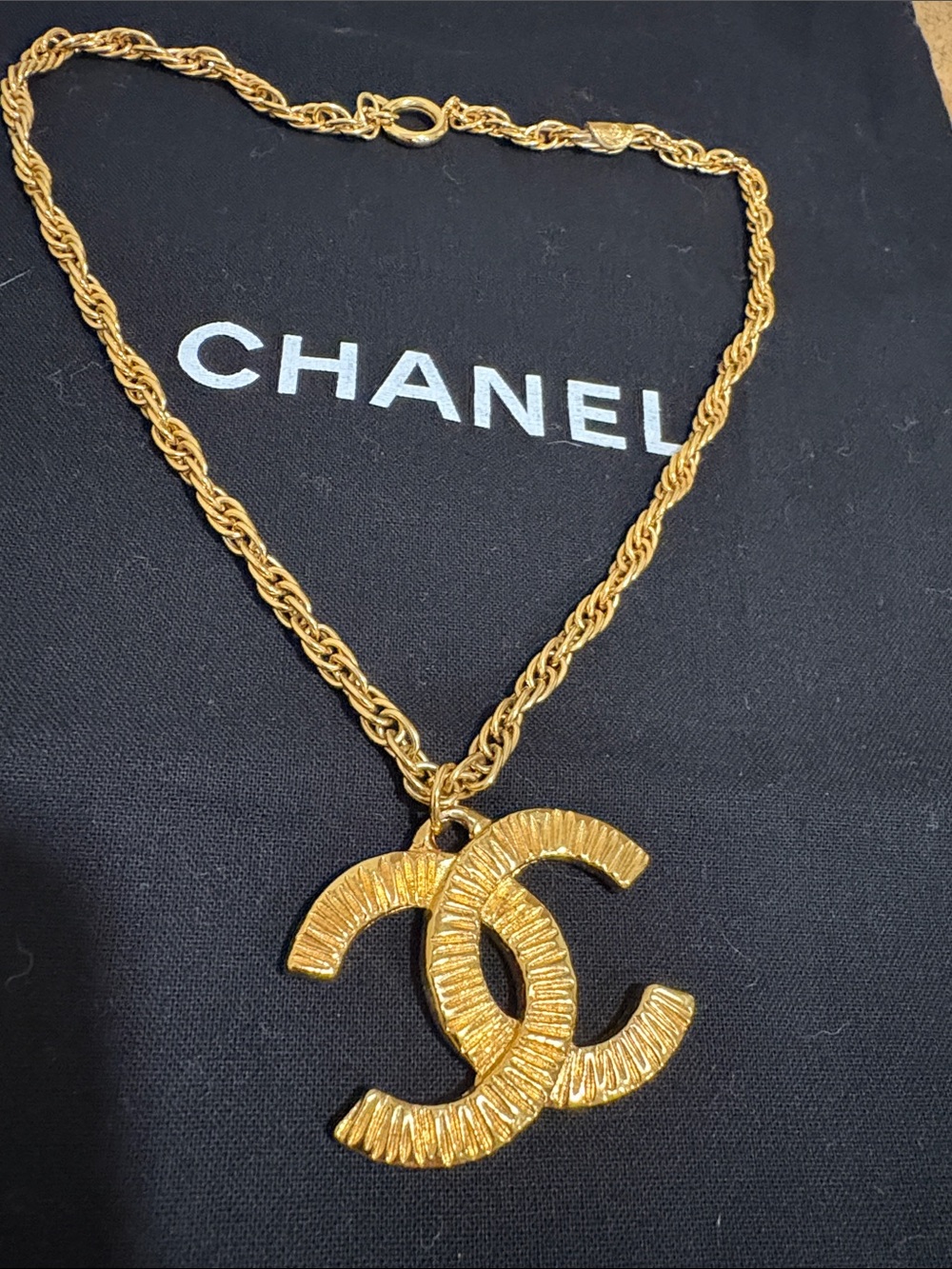 CHANEL Gold-Tone Textured CC Pendant Rope Chain Necklace